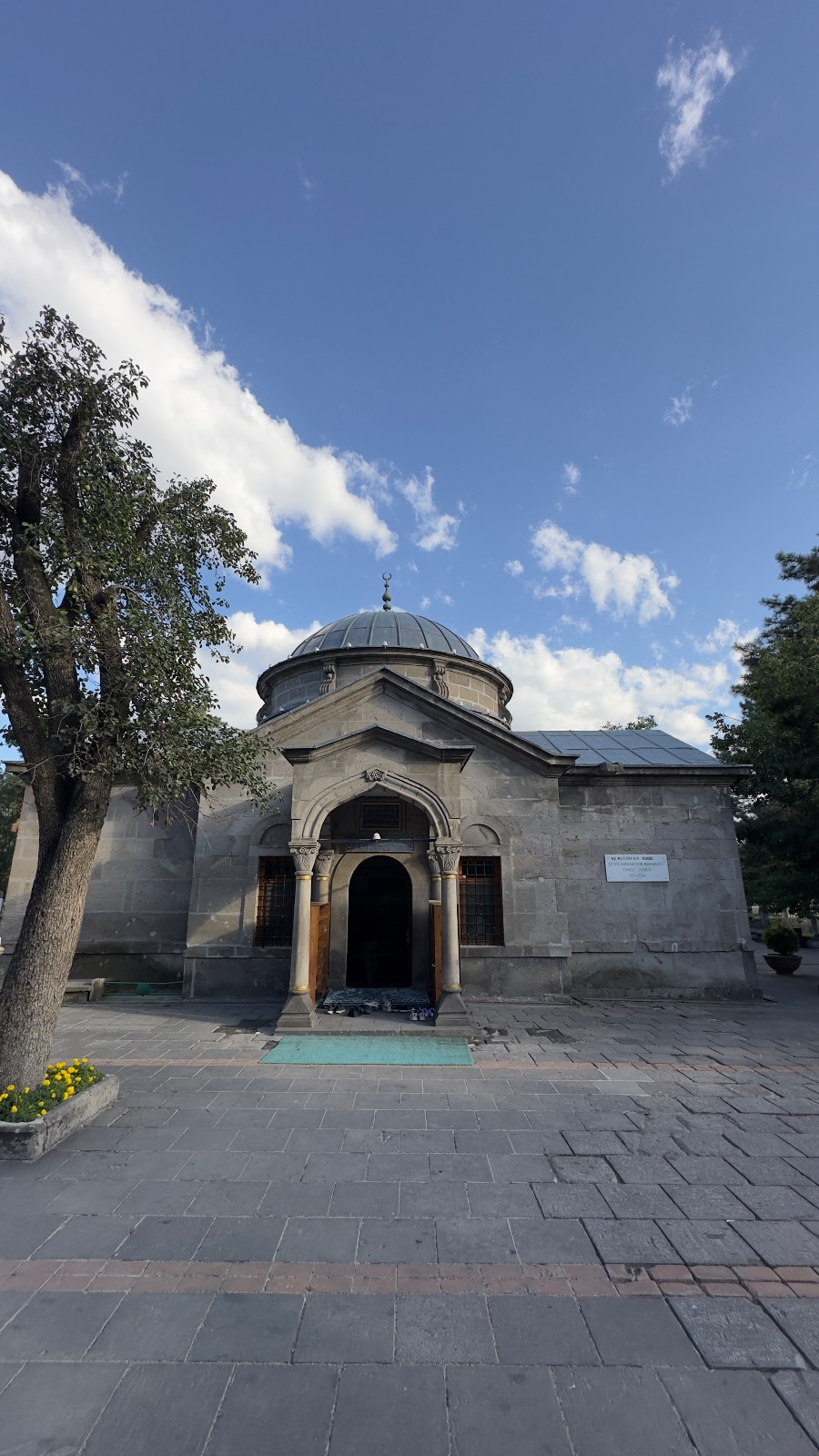 Seyyid Burhaneddin Türbesi