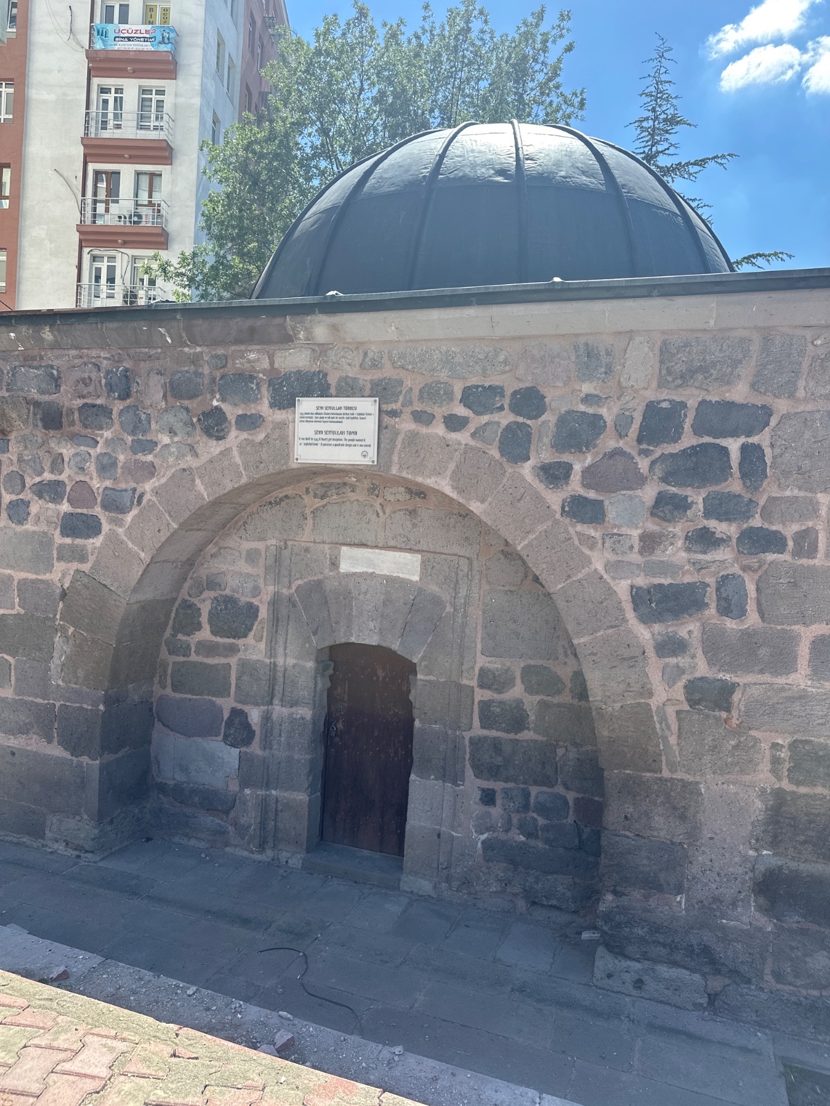 Şeyh Seyfullah Turbesi