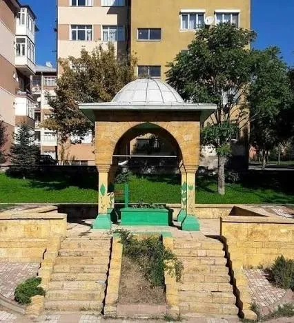 Kadı Burhanettin Türbesi