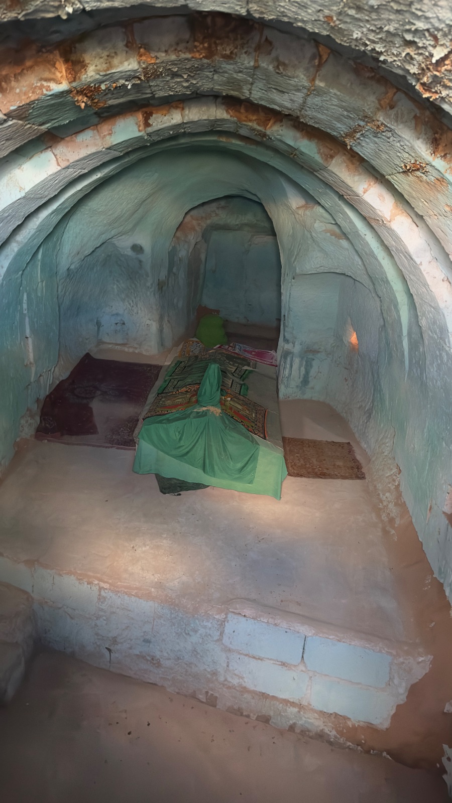 Yalnız Sultan Türbesi fotoğraf 2