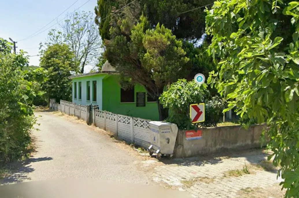 Garip Baba Ve Melek Sultan Türbesi