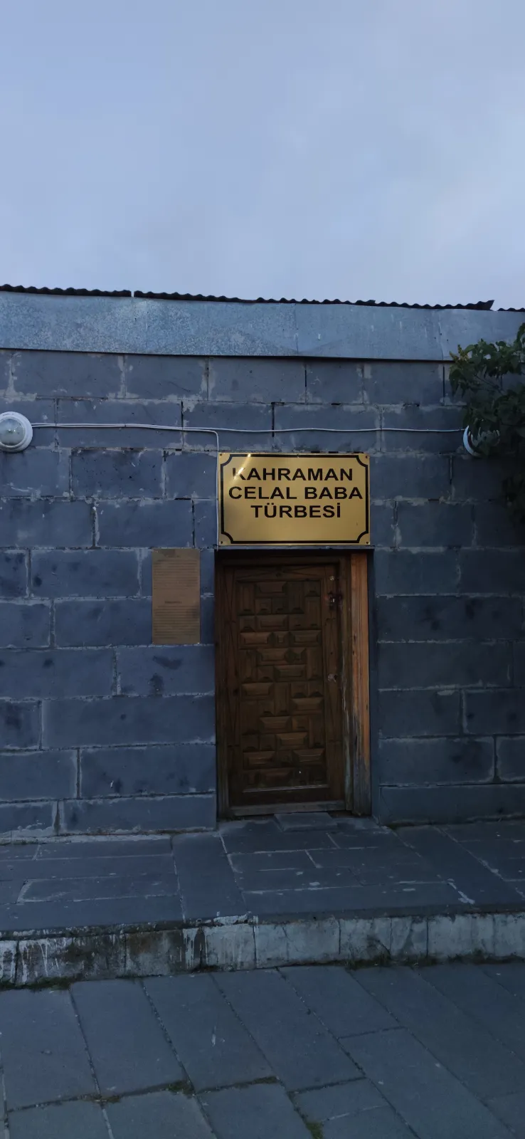 Kahraman Celal Baba Turbesi